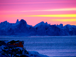 １時間以上も続く氷山に沈む絶景の夕陽
