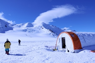 7月28日出発 「カナダ最高峰ローガン＆クルアニ・大氷河地帯キャンプ滞在 12日間」