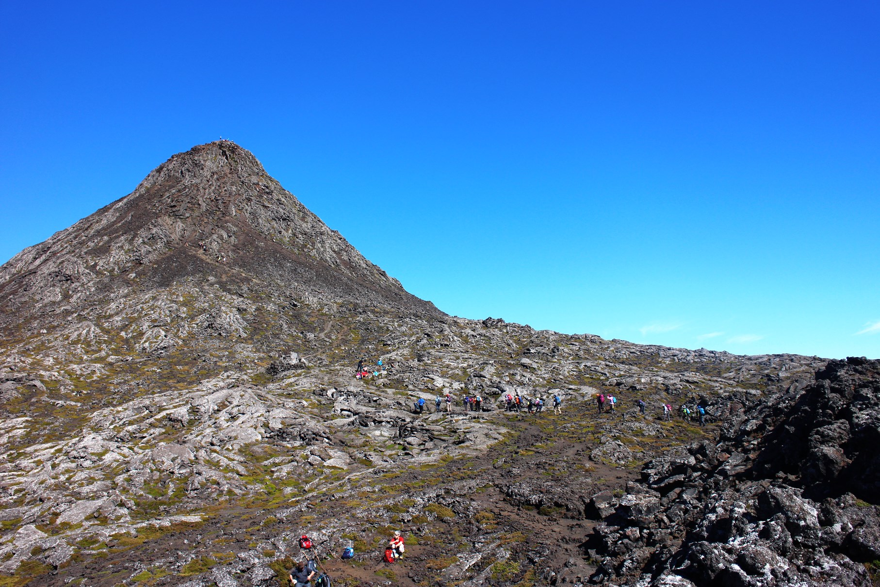 10月4日出発「みなみらんぼうさんと行く ポルトガル最高峰ピコ山（2,351m）登頂と魅惑のアゾレス諸島ハイキング 11日間」