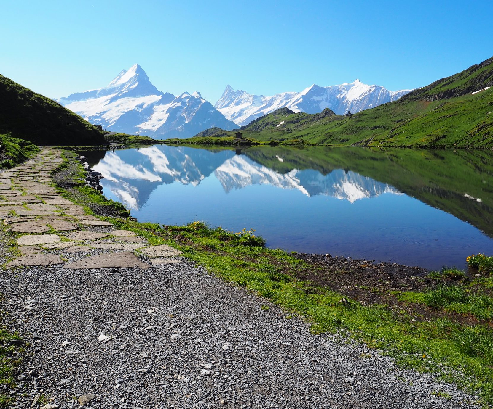 7月16日出発「スイス・アルプス・パノラマ・ハイキングと憧れのヘルンリ小屋訪問と3,400m峰登頂 9日間」