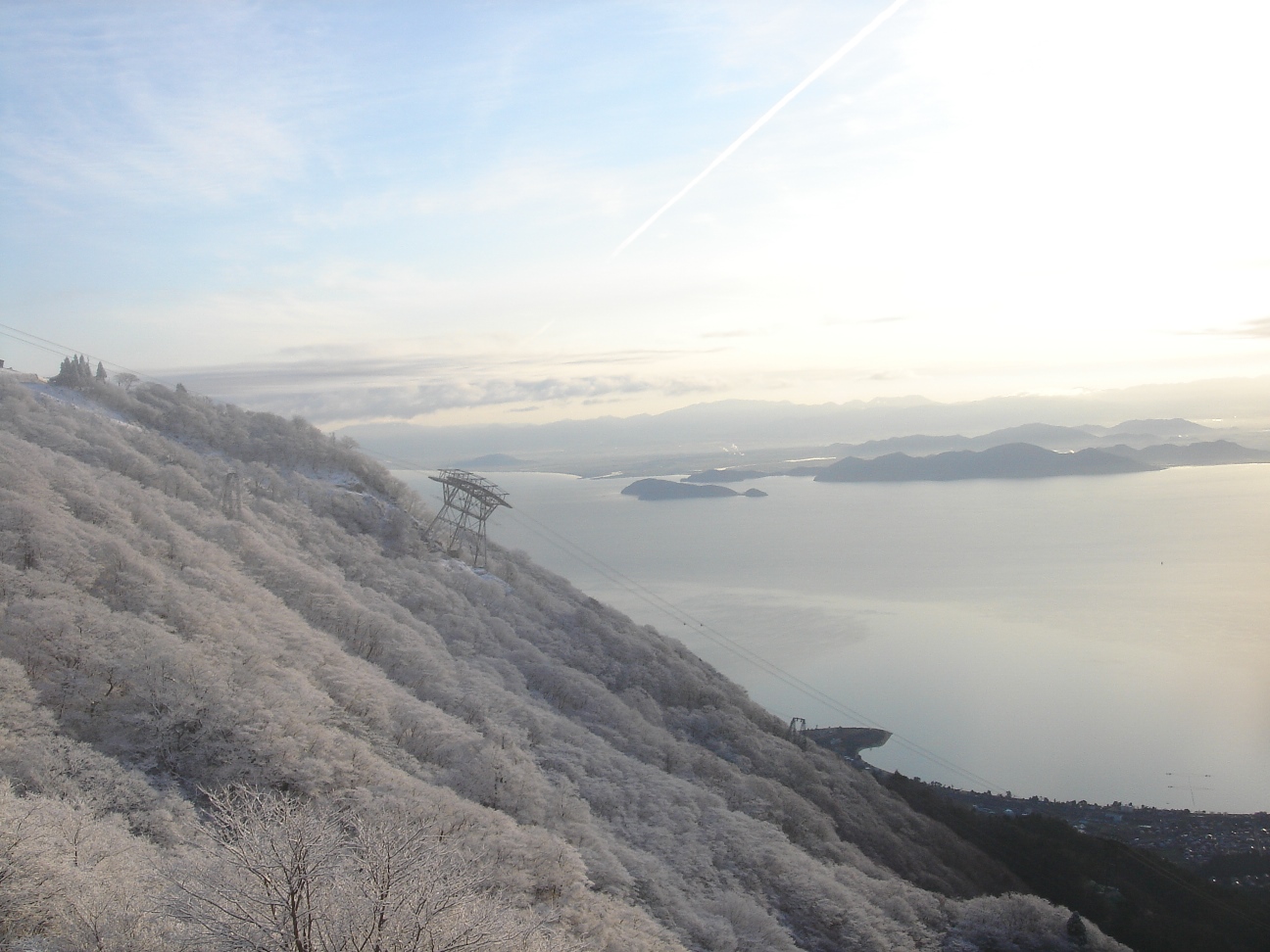THE NORTH FACE TREKKING 関西<br>スノーシューハイク in 蓬莱山<br>～白銀の世界から琵琶湖の大パノラマを楽しむ～ 