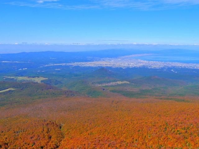 憧れの八甲田ホテルに宿泊！<br>紅葉の岩木山と八甲田山ハイキング　3日間