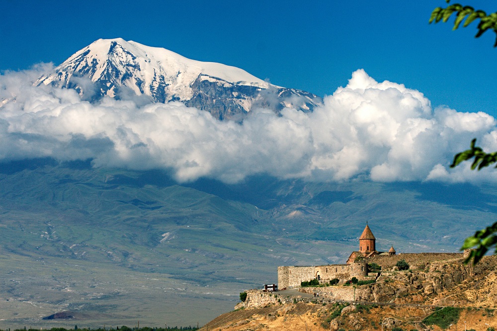 ノアの方舟伝説の国・アルメニア<br>ハイキング 10日間