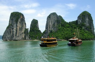 ベトナムを代表する景勝地ハロン湾