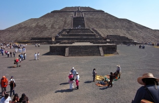テｨオテｨワカン遺跡、太陽のピラミッド