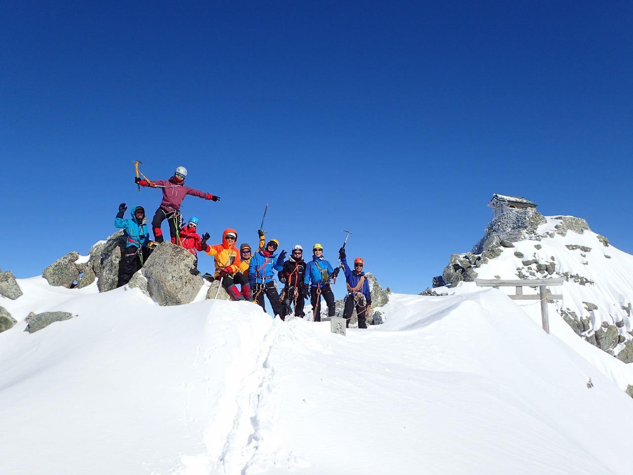 新雪の立山・雄山頂上