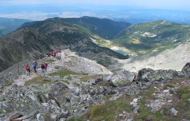 ブルガリアの最高峰ムサラ山（2,925m）の山頂を目指す（4日目）