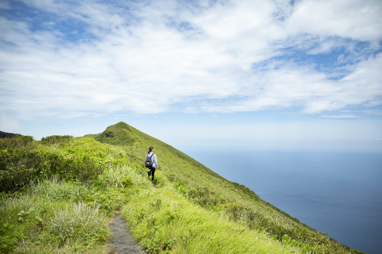 八丈富士の登山、海を見ながら歩くのが醍醐味