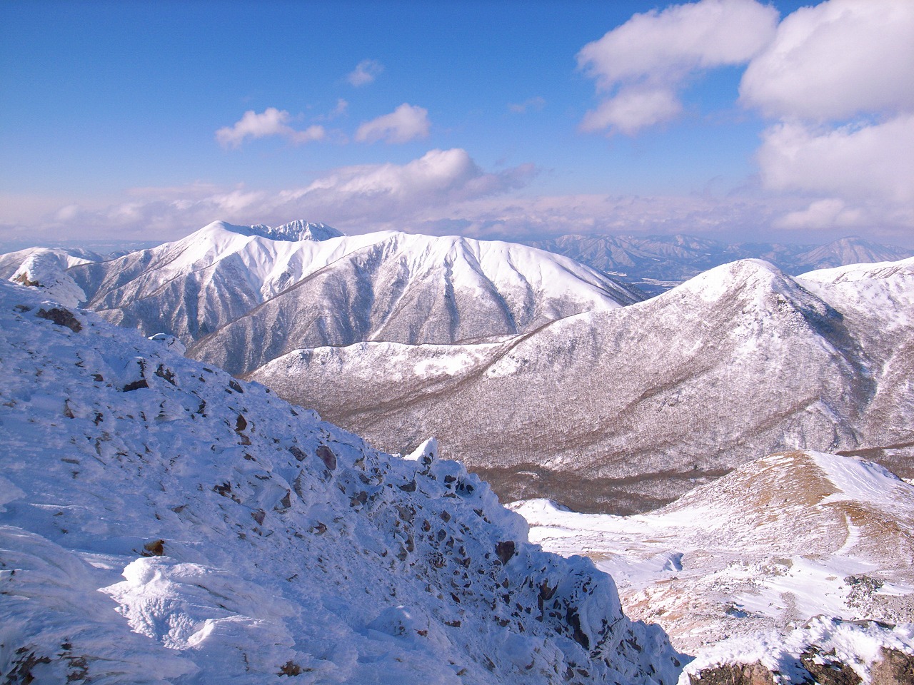 雪山講習会（入門） 那須・茶臼岳 日帰り<br>～軽アイゼンで登る雪の