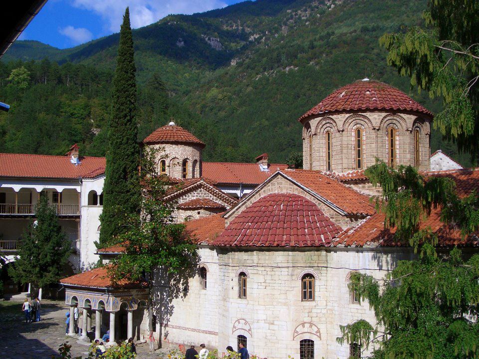 プロヴディフ南に位置するヴァチコヴォ修道院